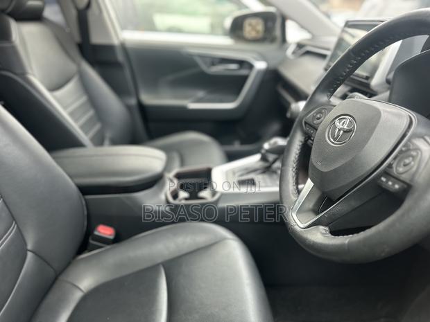 Toyota RAV4 2019 White