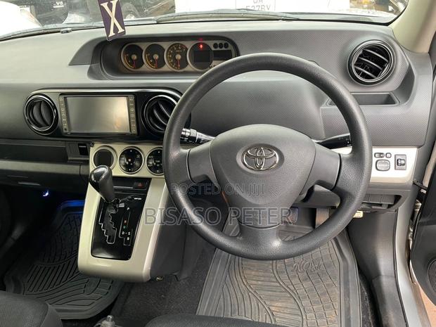 Toyota Corolla Rumion Hatchback 1.5 FWD 2009 Silver