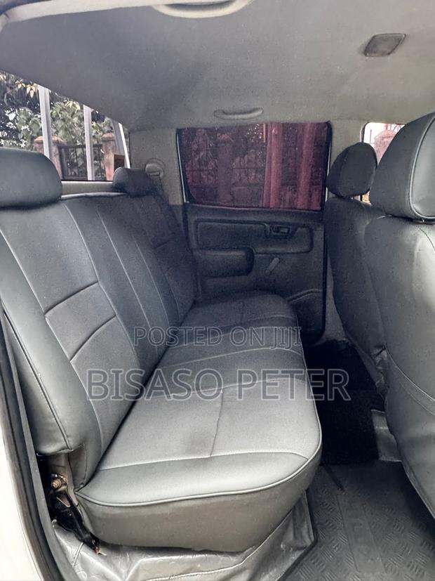 Toyota Hilux 2013 White