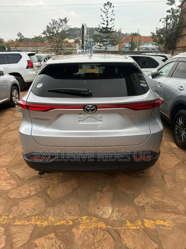 Toyota Harrier 2.0 4WD 2021 Silver