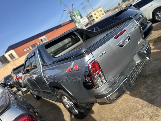 Toyota Hilux Revo Double Cab Deisel 2.4 AWD 2017 Silver