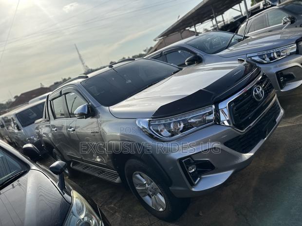 Toyota Hilux Revo Double Cab Deisel 2.4 AWD 2017 Silver