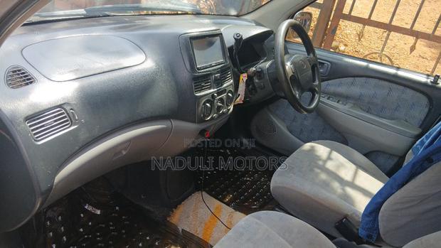 Toyota Raum 2001 Silver