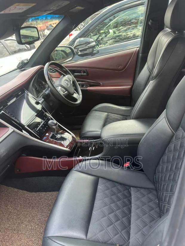 Toyota Harrier 2.0 2016 Silver