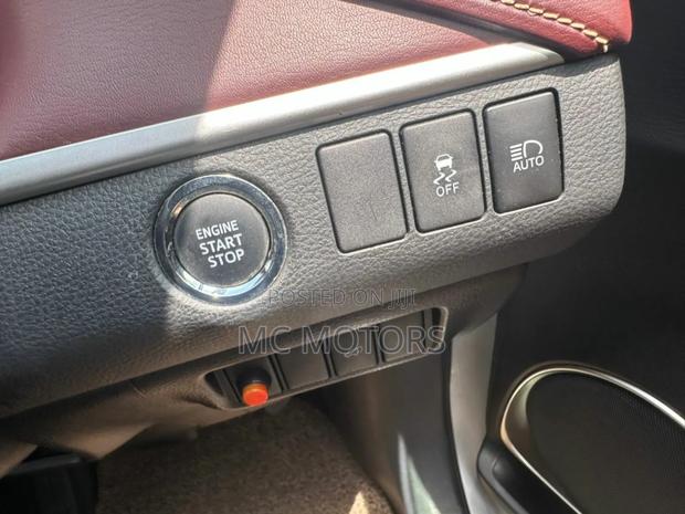 Toyota Harrier 2.0 2016 Silver