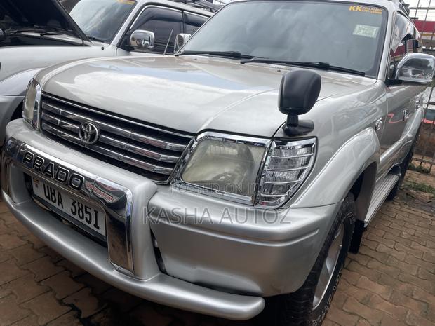 Toyota Land Cruiser Prado 2000 Silver