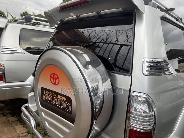Toyota Land Cruiser Prado 2000 Silver