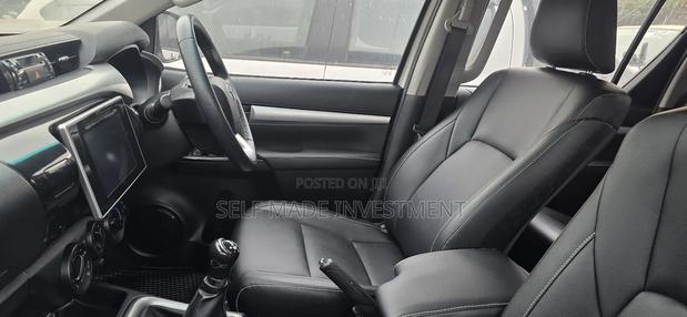 Toyota Hilux 2021 White