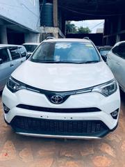 Toyota RAV4 Limited FWD (2.5L 4cyl 6A) 2017 White for sale