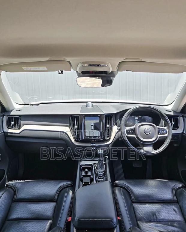 Volvo XC60 2018 White