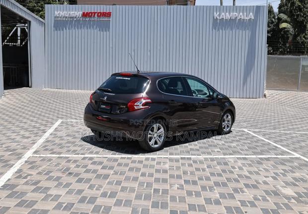 Peugeot 208 2012 Brown