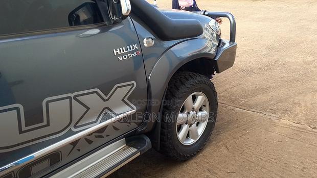 Toyota Hilux 2011 Gray