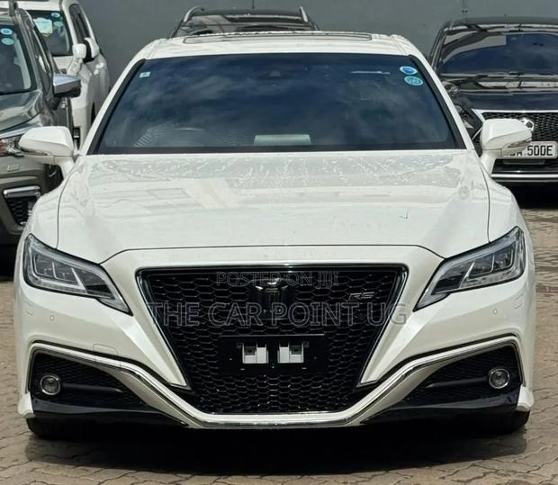 Toyota Crown 2019 White