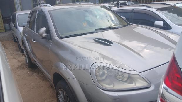 Porsche Cayenne 2010 Gray