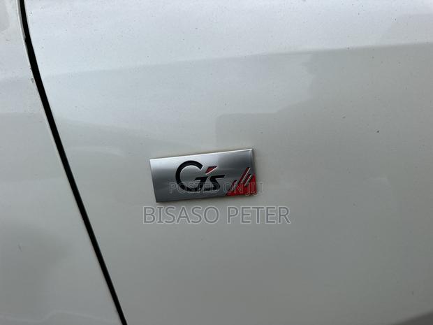 Toyota Harrier 2.0 2016 White