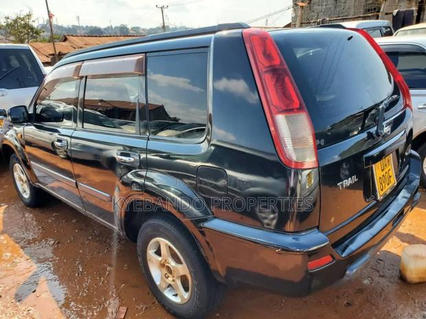 Nissan X-Trail 2.0 2003 Black