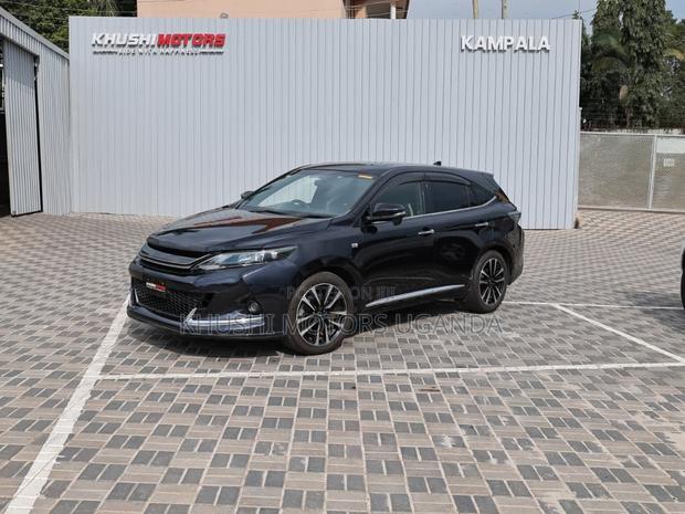 Toyota Harrier 2.0 4WD 2016 Black