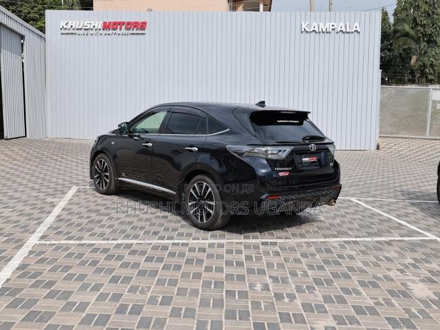 Toyota Harrier 2.0 4WD 2016 Black