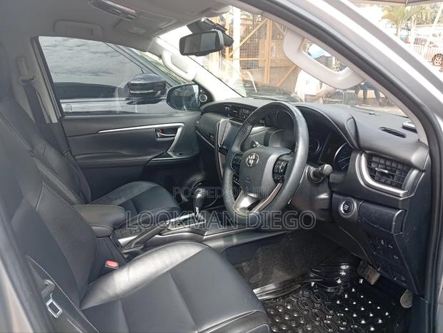 Toyota Fortuner 2.8 D RWD 2016 Silver