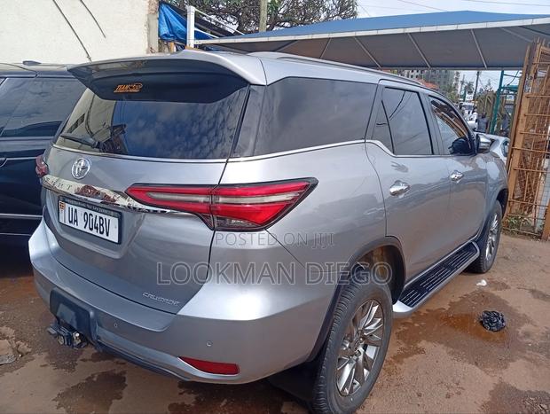 Toyota Fortuner 2.8 D RWD 2016 Silver