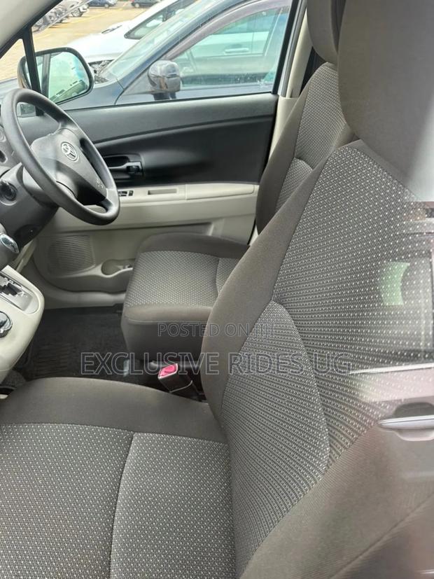 Toyota Passo Sette 1.5 AWD 2011 White