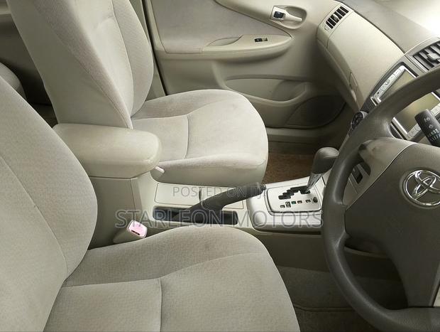 Toyota Axio 2010 Gold