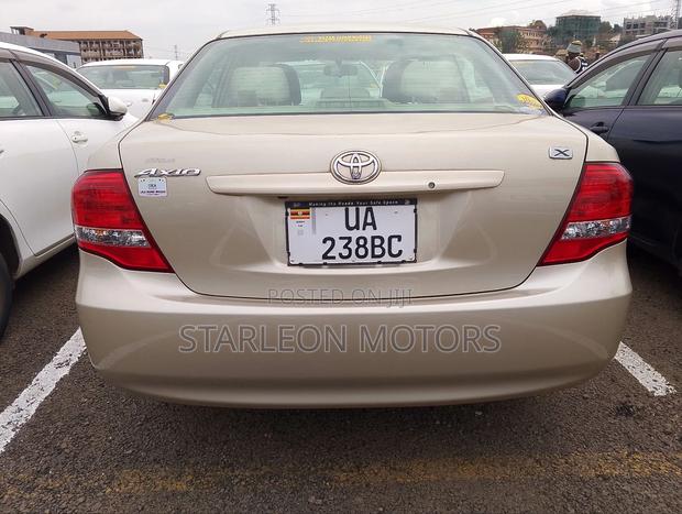 Toyota Axio 2010 Gold