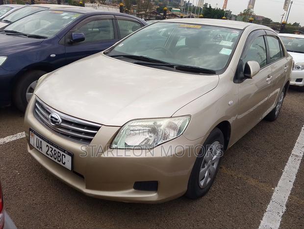 Toyota Axio 2010 Gold
