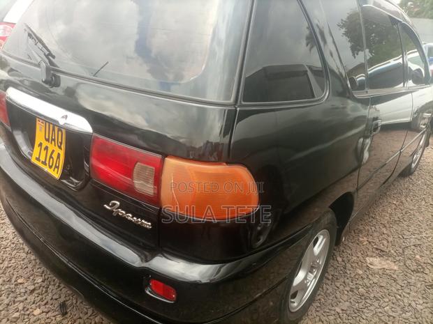 Toyota Ipsum 2001 Black