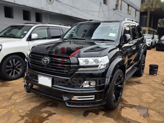 Toyota Land Cruiser 4.6 V8 ZX 2016 Black