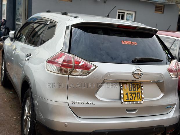 Nissan X-Trail 2015 Silver
