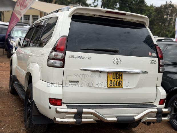 Toyota Land Cruiser Prado 2009 White