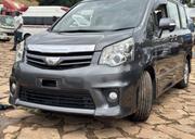 Toyota Noah 2.0 143hp AWD (7 Seater) 2013 Gray for sale