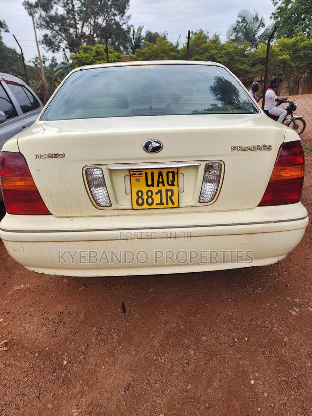 Toyota Progress 2.5 AWD 2003 Gold