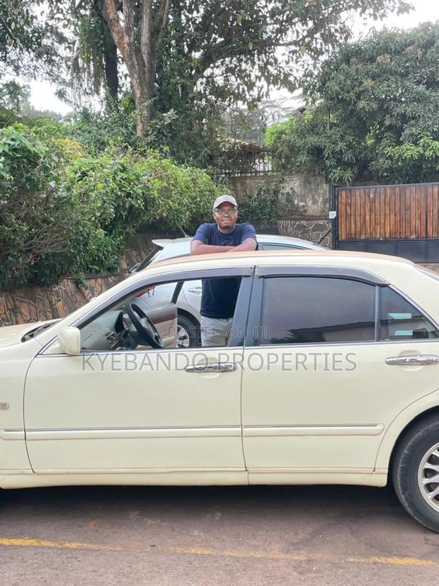 Toyota Progress 2.5 AWD 2003 Gold