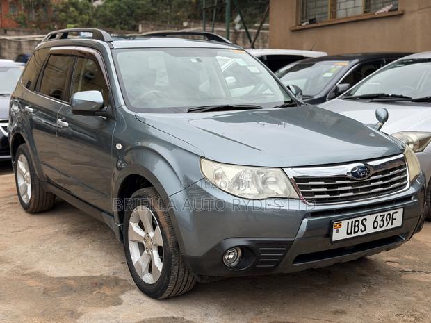 Subaru Forester 2010 Green