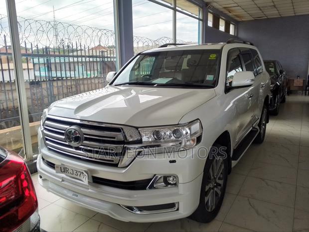 Toyota Land Cruiser 4.6 V8 ZX 2016 White