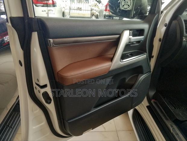 Toyota Land Cruiser 4.6 V8 ZX 2016 White