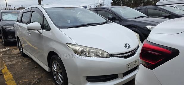 Toyota Wish 2012 White