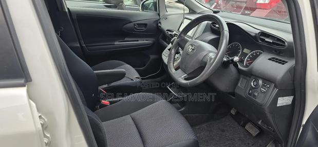 Toyota Wish 2012 White