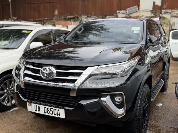 Toyota Fortuner 2016 Black