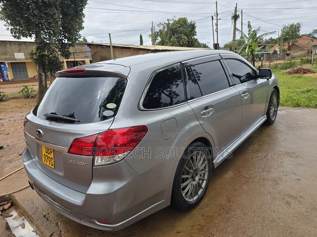 Subaru Legacy 2.0D Estate 2010 Silver