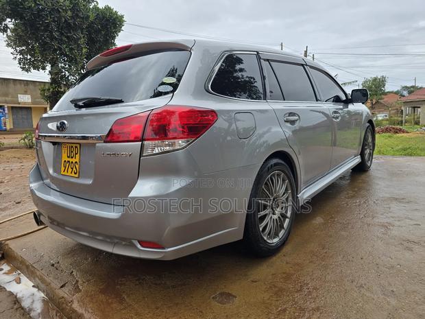 Subaru Legacy 2.0D Estate 2010 Silver