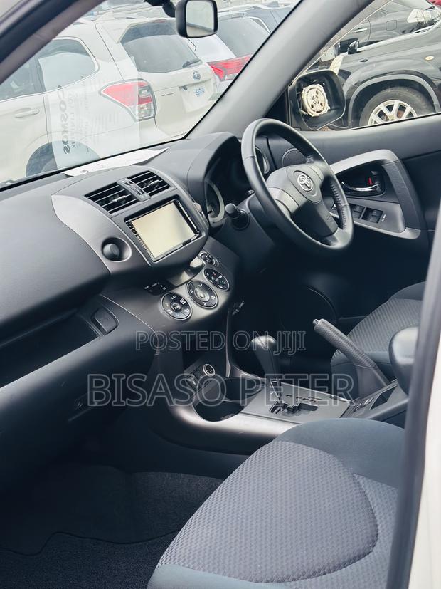 Toyota RAV4 2.5 2012 White