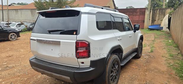 Toyota Land Cruiser Prado 2025 White