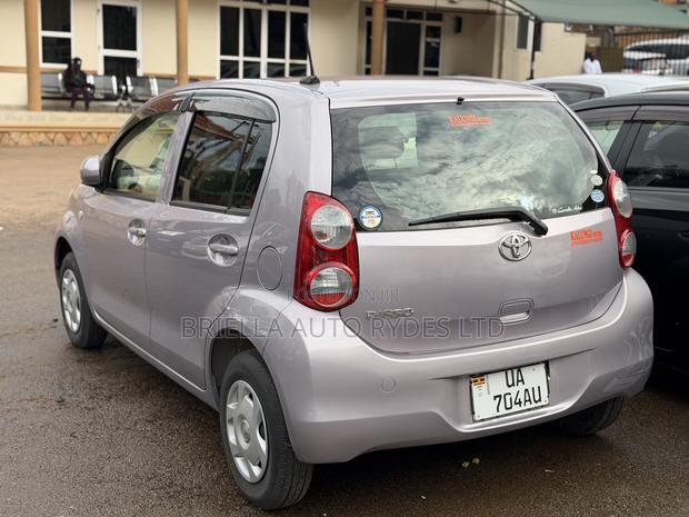 Toyota Passo 2013 Silver