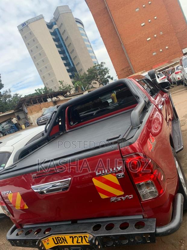 Toyota Hilux 2015 Red