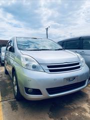 Toyota ISIS 2012 Silver for sale