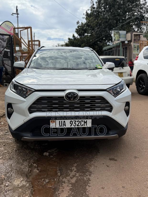 Toyota RAV4 2020 White