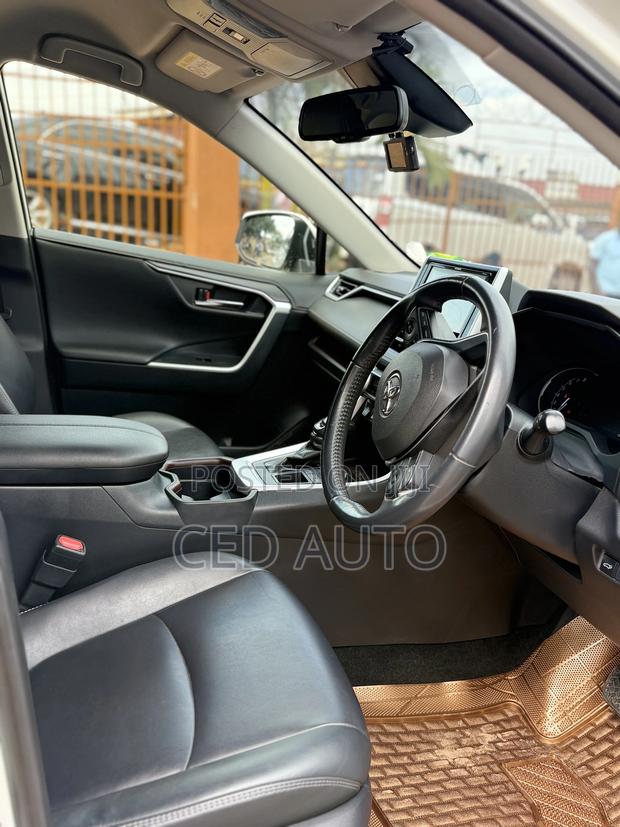 Toyota RAV4 2020 White